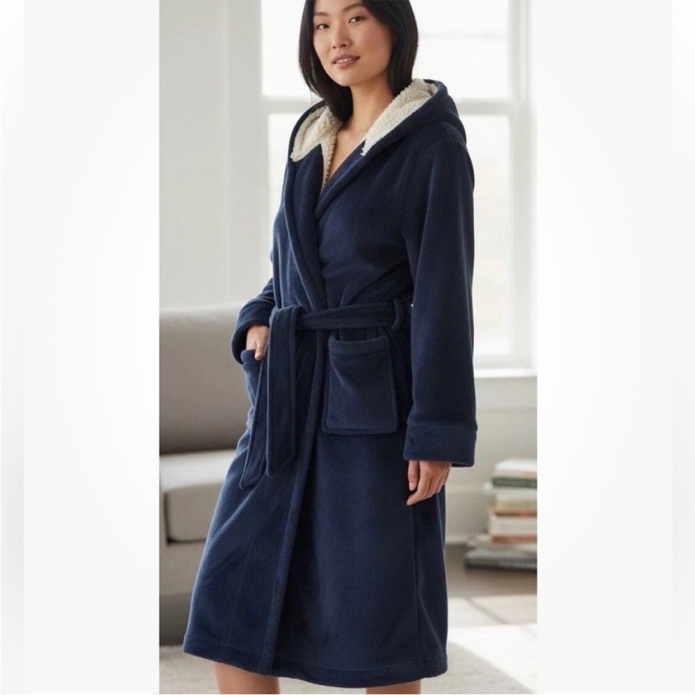 LL Beans Wicked Plush Navy Hooded Robe